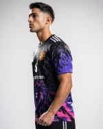 Man United Retro jersey 2025 - Image 3