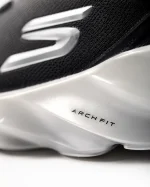 Skechers GO RUN Razor 4 Arch Fit - Black/Silver - Image 2