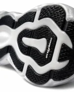 Skechers GO RUN Razor 4 Arch Fit - Black/Silver - Image 3