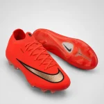 Nike Mercurial Vapor 17 Elite FG football boots with low-cut upper and firm-ground studs